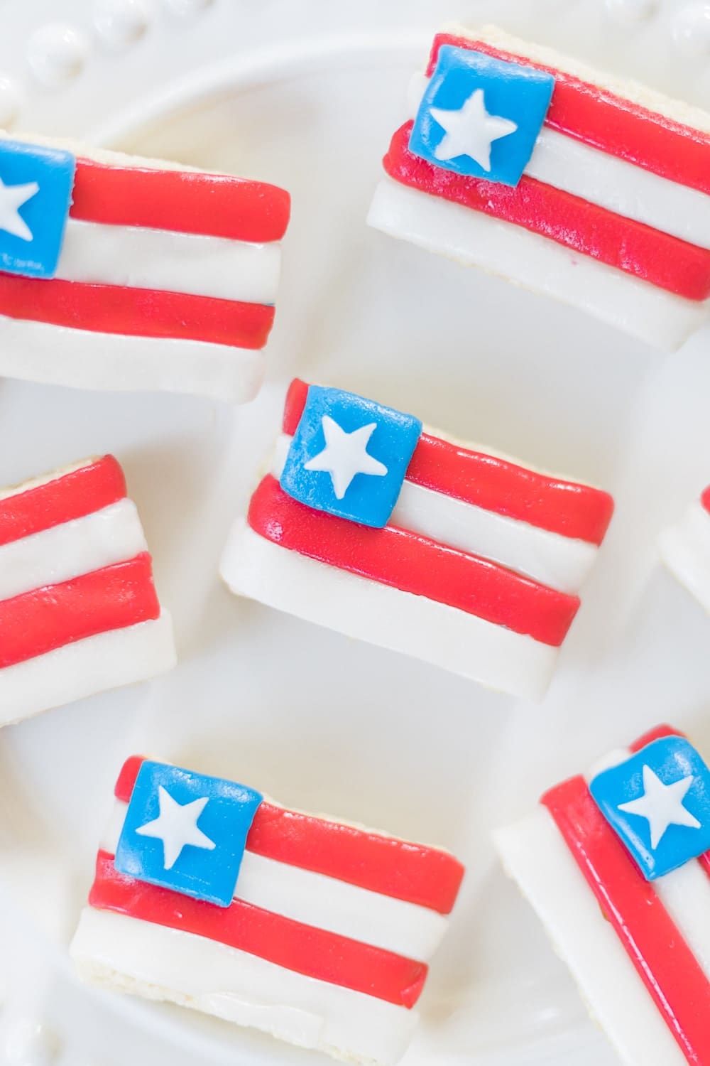 Blogger Stephanie Ziajka shares one of her favorite easy 4th of july snacks on Diary of a Debutante
