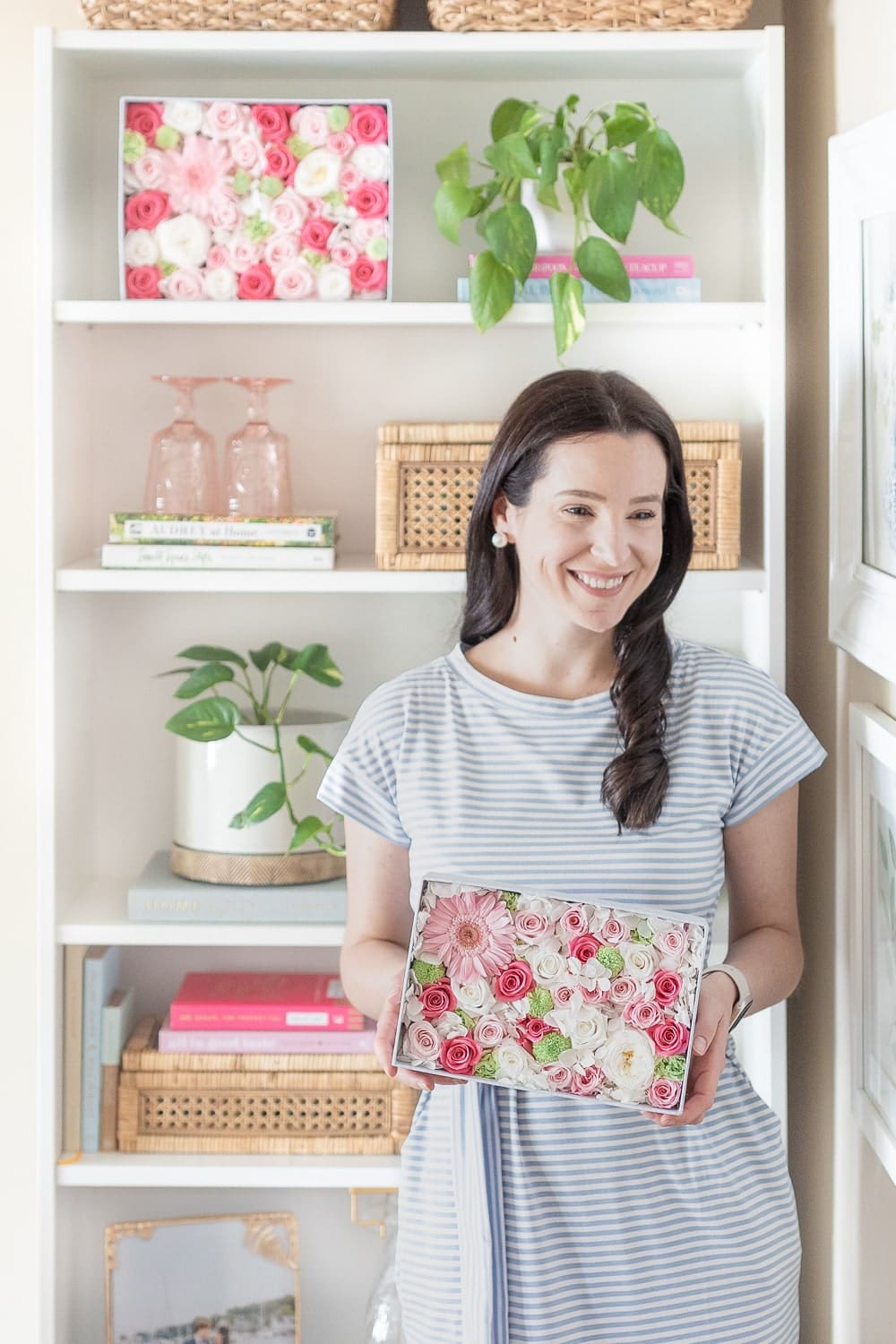 Summer bookcase decor ideas from blogger Stephanie Ziajka on Diary of a Debutante