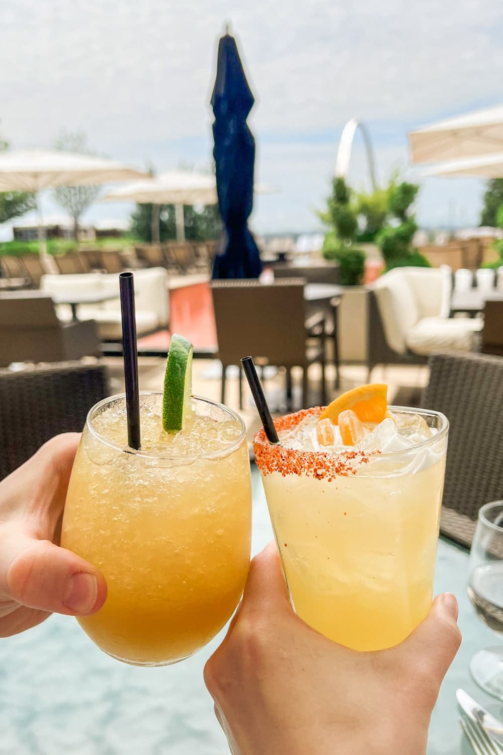 Refreshing Clementina and La Branca cocktails from the Four Seasons St Louis bar on Diary of a Debutante
