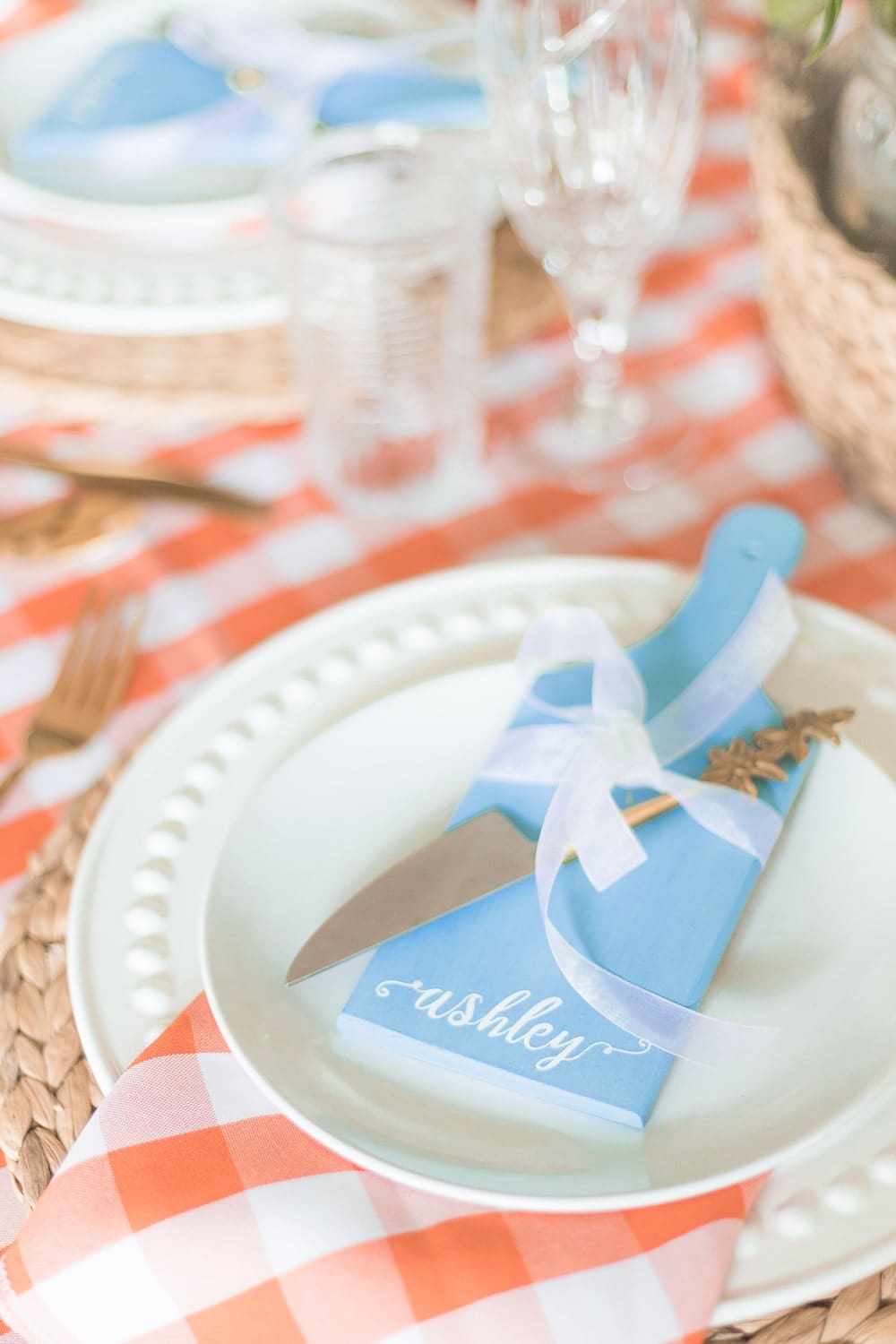 DIY blogger Stephanie Ziajka shows how to make personalized mini charcuterie boards with food safe milk paint on Diary of a Debutante