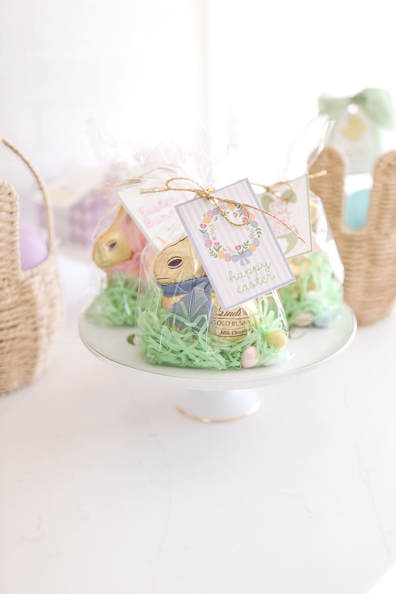Blogger Stephanie Ziajka shares easy Easter gift ideas with printable tags on Diary of a Debutante Blogger Stephanie Ziajka shares easy Easter gift ideas with printable tags on Diary of a Debutante