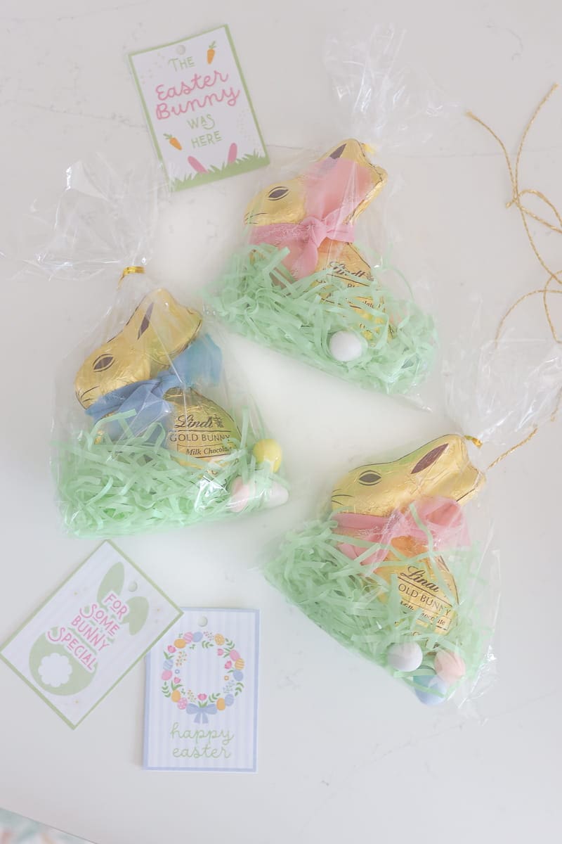 Adorable Easter gift wrapping ideas from blogger Stephanie Ziajka on Diary of a Debutante Adorable Easter gift wrapping ideas from blogger Stephanie Ziajka on Diary of a Debutante