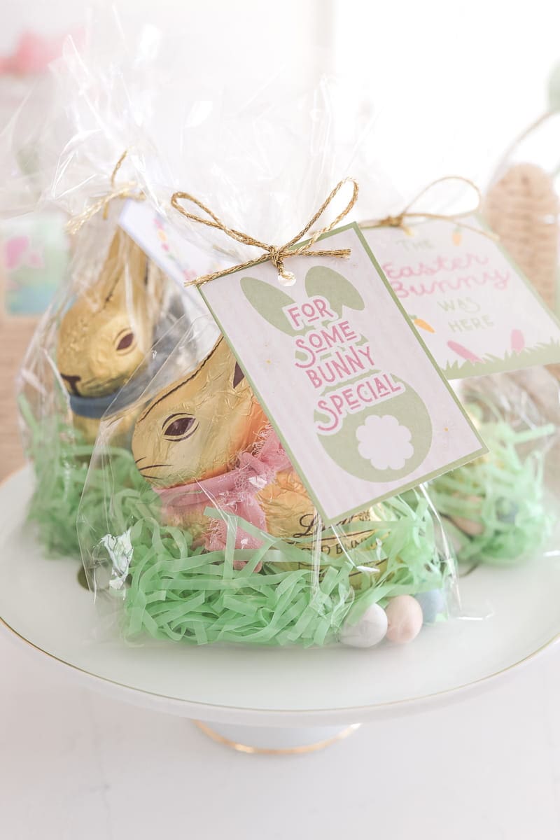 DIY Easter gift wrapping ideas with printable gift tags and ribbon from blogger Stephanie Ziajka on Diary of a Debutante DIY Easter gift wrapping ideas with printable gift tags and ribbon from blogger Stephanie Ziajka on Diary of a Debutante