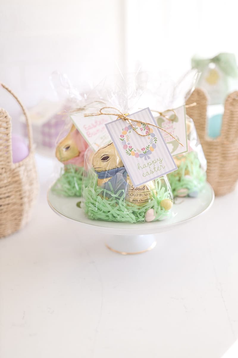 Blogger Stephanie Ziajka shares easy Easter gift ideas with printable tags on Diary of a Debutante Blogger Stephanie Ziajka shares easy Easter gift ideas with printable tags on Diary of a Debutante